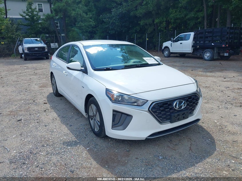 2020 Hyundai Ioniq hybrid VIN KMHC65LC2LU220005 — IAAI salvage auction photo