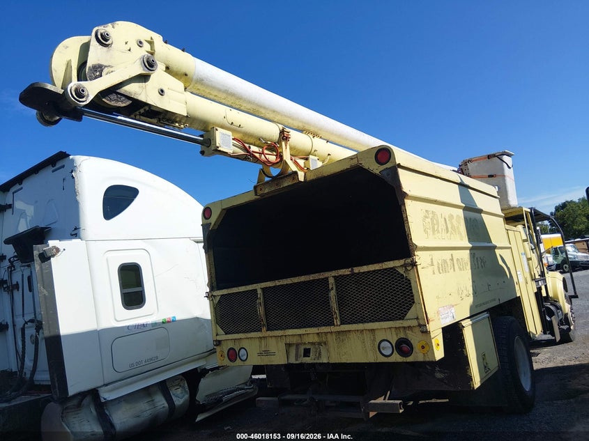 1997 International VIN 1HTSCABP4VH448687 IAAI salvage auction — FRONT & REAR, Salvage (Pennsylvania), sold $325 on 2026-09-27 (photo 4)