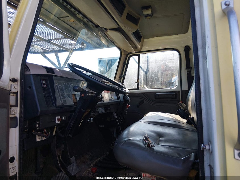 1997 International VIN 1HTSCABP4VH448687 IAAI salvage auction — FRONT & REAR, Salvage (Pennsylvania), sold $325 on 2026-09-27 (photo 6)