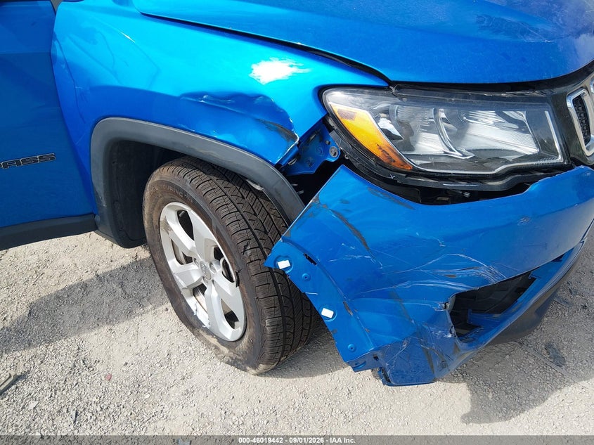 2019 Jeep Compass VIN 3C4NJDBB2KT656120 IAAI salvage auction — SIDE, Wait Title, sold $0 on 2026-10-04 (photo 6)