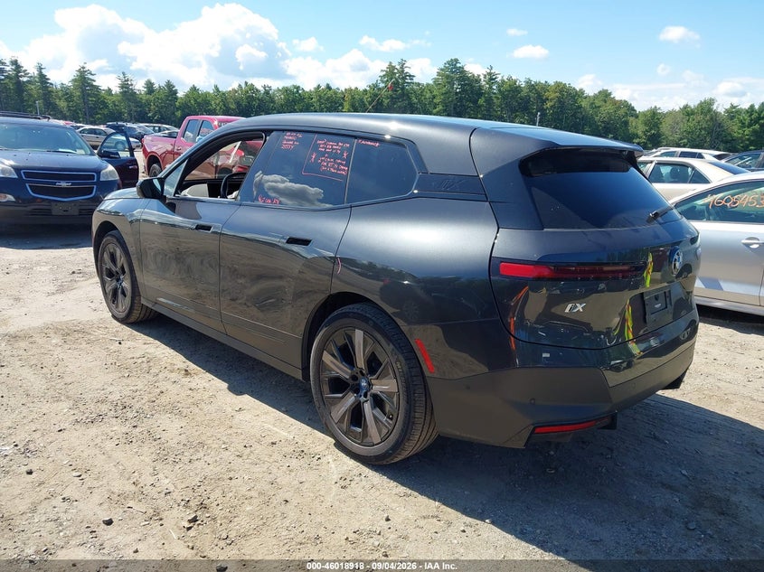 2023 BMW Ix VIN WB523CF01PCL99109 IAAI salvage auction — RIGHT REAR, Wait Title, sold $28,950 on 2026-10-02 (photo 3)