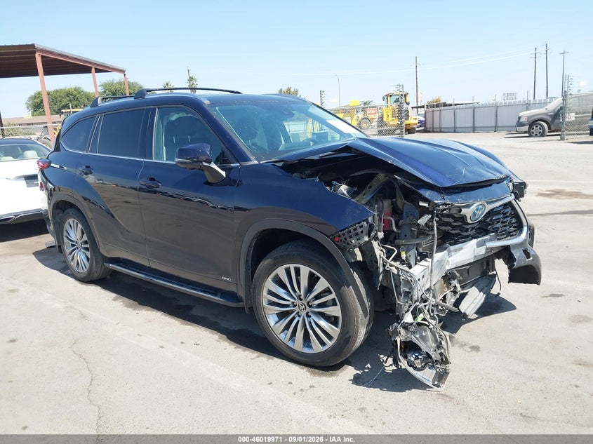 2023 Toyota Highlander hybrid VIN 5TDEBRCH1PS122010 — IAAI salvage auction photo