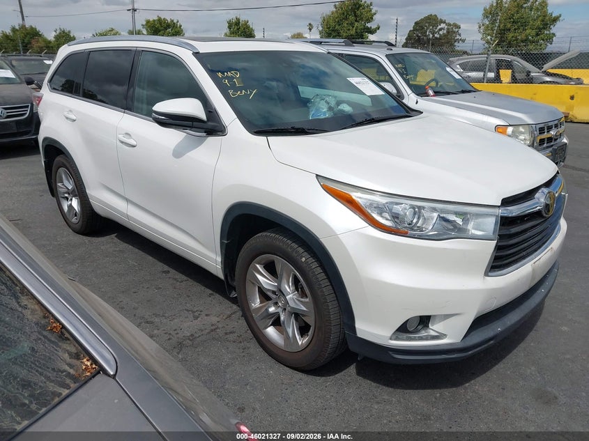 2015 Toyota Highlander VIN 5TDDKRFH3FS100774 — IAAI salvage auction photo