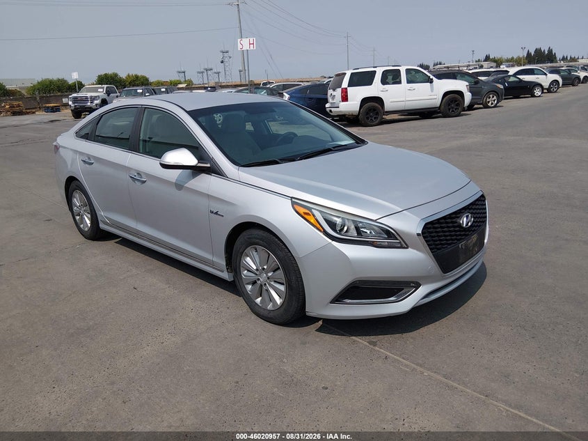 2017 Hyundai Sonata hybrid VIN KMHE24L17HA046731 — IAAI salvage auction photo