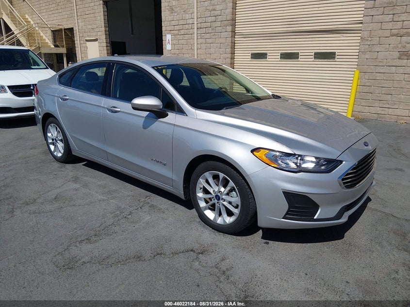 2019 Ford Fusion VIN 3FA6P0LU5KR275327 — IAAI salvage auction photo