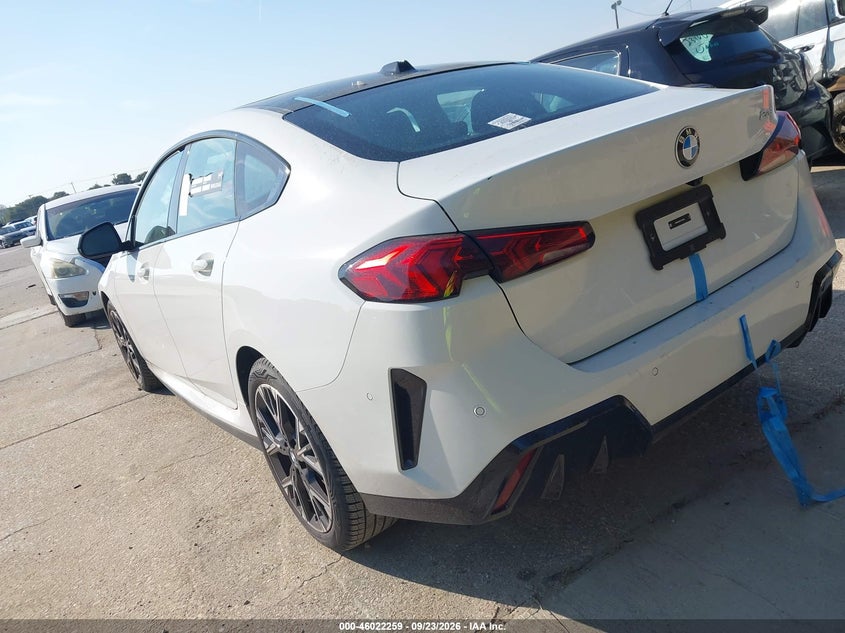 2026 BMW 2er VIN WBA83GG02T7U12468 IAAI salvage auction — NORMAL WEAR, Salvage Title, sold $8,100 on 2026-10-05 (photo 3)