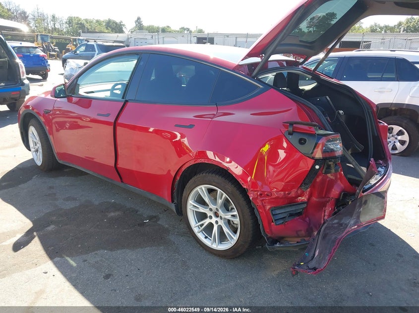 2022 Tesla Model Y VIN 7SAYGDEE8NF310032 IAAI salvage auction — REAR END, Salvage Title, sold $9,600 on 2026-09-26 (photo 3)