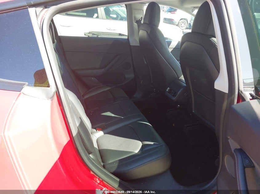 2022 Tesla Model Y VIN 7SAYGDEE8NF310032 IAAI salvage auction — REAR END, Salvage Title, sold $9,600 on 2026-09-26 (photo 8)