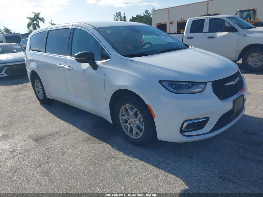 2024 Chrysler Pacifica VIN 2C4RC1BG4RR149643 — IAAI salvage auction photo