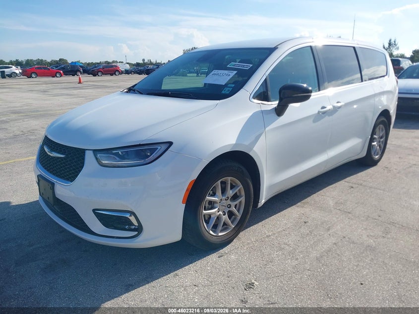 2024 Chrysler Pacifica VIN 2C4RC1BG4RR149643 IAAI salvage auction — RIGHT SIDE, Enterprise Vehicles Clear Only (New Jersey), sold $13,500 on 2026-09-11 (photo 2)