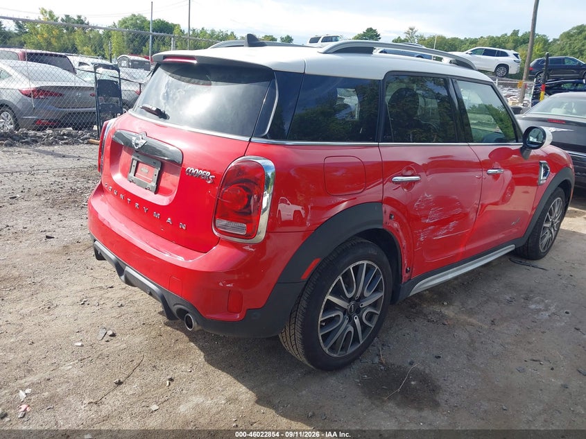 2018 Mini Countryman VIN WMZYT5C36J3D82714 IAAI salvage auction — SIDE, Wait Title, sold $4,300 on 2026-10-10 (photo 4)