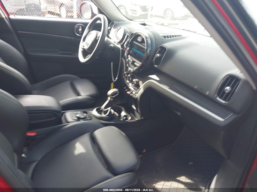 2018 Mini Countryman VIN WMZYT5C36J3D82714 IAAI salvage auction — SIDE, Wait Title, sold $4,300 on 2026-10-10 (photo 5)