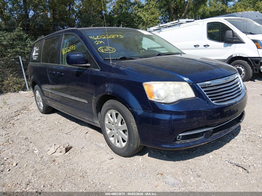 2013 Chrysler Town & country VIN 2C4RC1BG3DR564557 IAAI salvage auction — FRONT END, Wait Title, sold $1,050 on 2026-09-27 (photo 1)