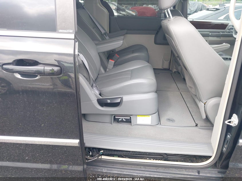2010 Chrysler Town & country VIN 2A4RR5DX8AR123970 IAAI salvage auction — FRONT END, Salvage - Greater Than 75% (Maryland), sold $225 on 2026-10-03 (photo 8)