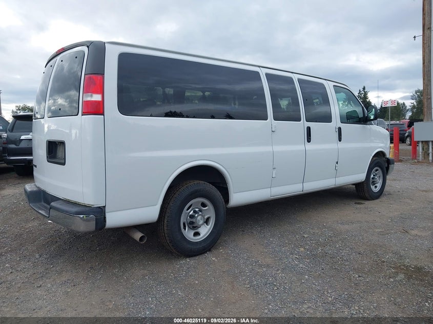 2017 Chevrolet Express 3500 VIN 1GAZGPFG6H1108508 IAAI salvage auction — NORMAL WEAR, Sf97 (Washington), sold $15,300 on 2026-09-10 (photo 4)