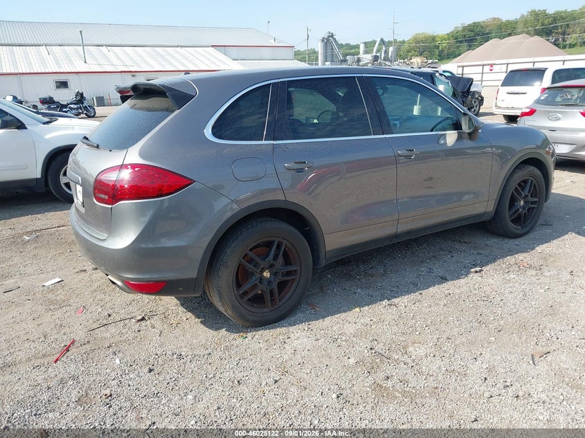 2012 Porsche Cayenne VIN WP1AA2A22CLA12519 IAAI salvage auction — NORMAL WEAR, Wait Title, sold $1,650 on 2026-09-27 (photo 4)