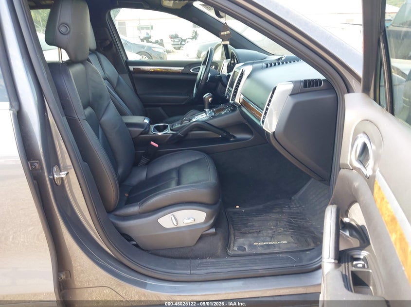 2012 Porsche Cayenne VIN WP1AA2A22CLA12519 IAAI salvage auction — NORMAL WEAR, Wait Title, sold $1,650 on 2026-09-27 (photo 5)