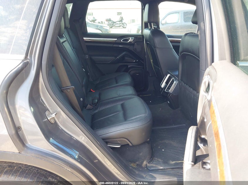 2012 Porsche Cayenne VIN WP1AA2A22CLA12519 IAAI salvage auction — NORMAL WEAR, Wait Title, sold $1,650 on 2026-09-27 (photo 8)
