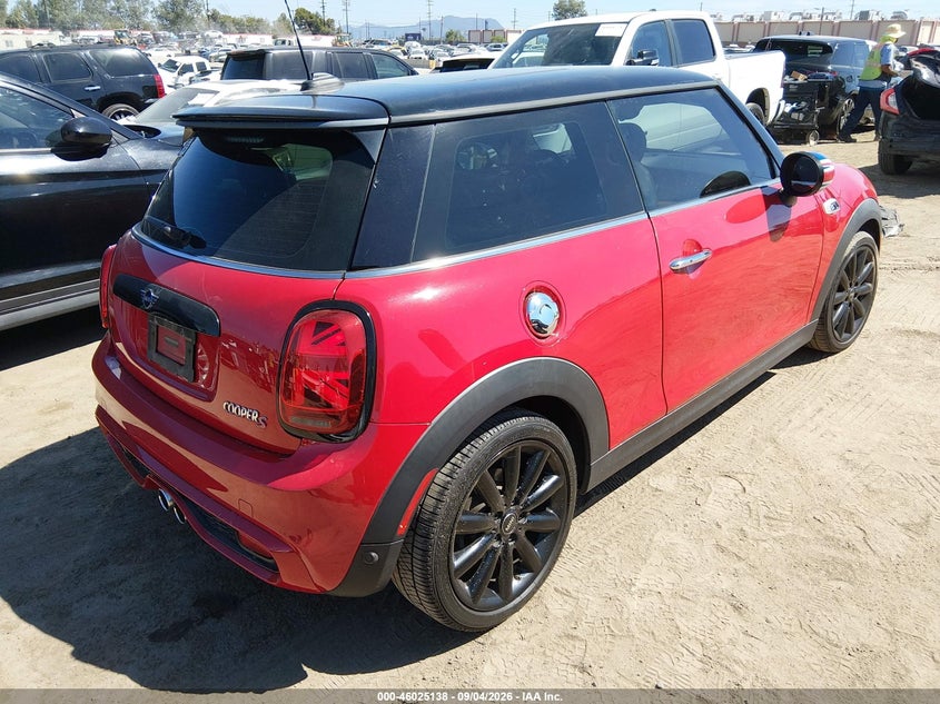 2019 Mini Hardtop VIN WMWXP7C58K2A49433 IAAI salvage auction — LEFT FRONT, Wait Title, sold $2,250 on 2026-10-08 (photo 4)