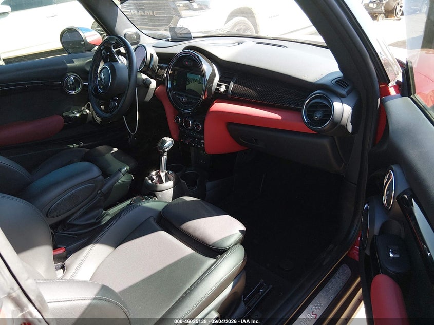 2019 Mini Hardtop VIN WMWXP7C58K2A49433 IAAI salvage auction — LEFT FRONT, Wait Title, sold $2,250 on 2026-10-08 (photo 5)