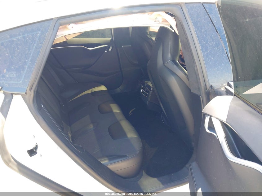 2016 Tesla Model s VIN 5YJSA1E15GF159945 IAAI salvage auction — FRONT END, Wait Title, sold $2,300 on 2026-09-23 (photo 8)