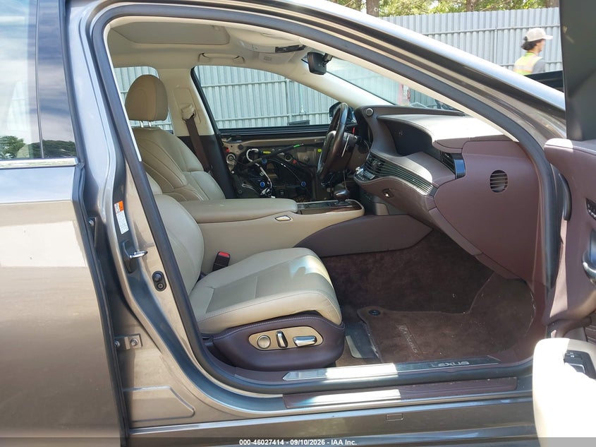 2019 Lexus Ls VIN JTHC51FF0K5007065 IAAI salvage auction — FRONT END, Wait Title, sold $10,200 on 2026-09-30 (photo 5)