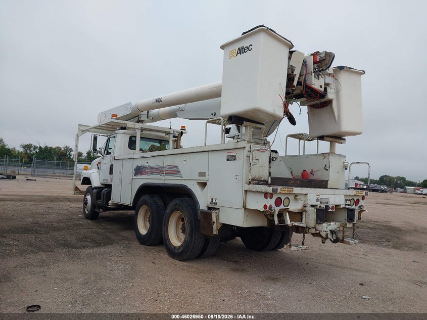2001 International VIN 1HTGLADT31H309466 IAAI salvage auction — ROOF, Salvage (Kansas), sold $500 on 2026-10-09 (photo 3)