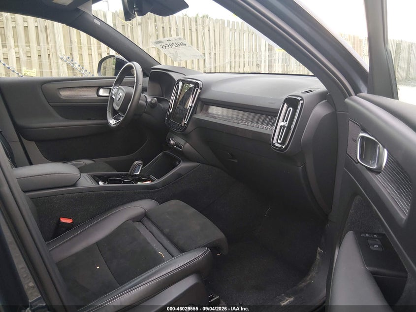 2022 Volvo Xc40 VIN YV4ED3UR0N2643249 IAAI salvage auction — UNDERCARRIAGE, Salvage Title, sold $13,900 on 2026-09-24 (photo 5)
