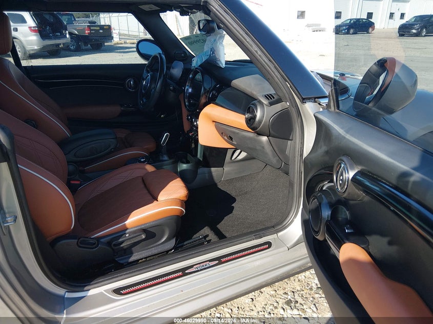 2023 Mini Convertible VIN WMW63DL05P3R03660 IAAI salvage auction — WATER/FLOOD, Wait Title, sold $6,800 on 2026-10-08 (photo 8)
