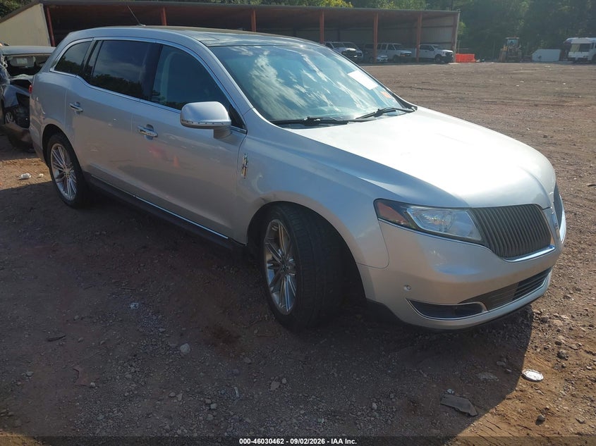 2015 Lincoln Mkt VIN 2LMHJ5AT2FBL00975 IAAI salvage auction — RIGHT FRONT, Wait Title, sold $725 on 2026-10-21 (photo 1)