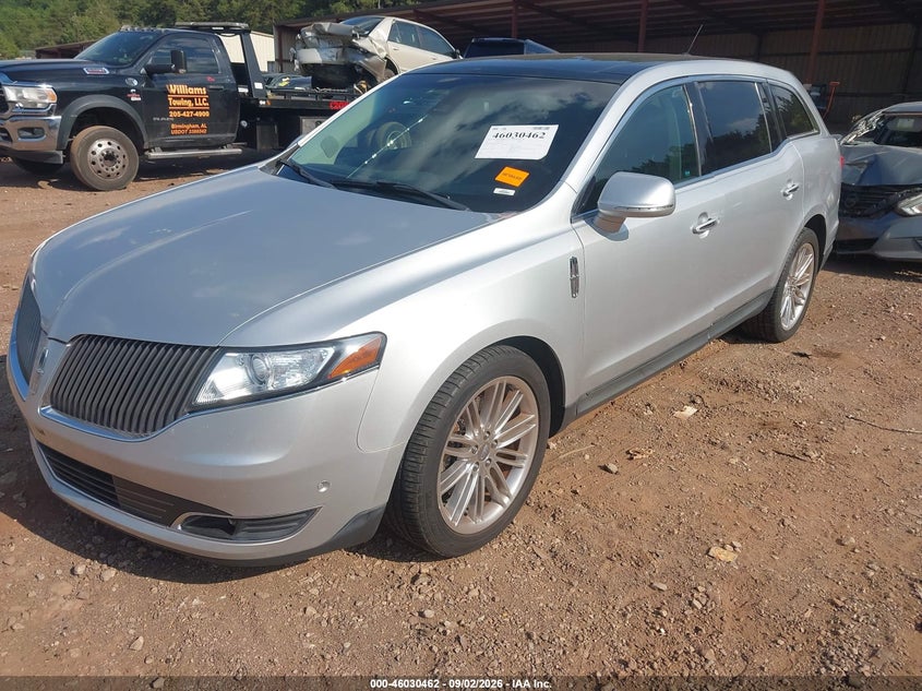 2015 Lincoln Mkt VIN 2LMHJ5AT2FBL00975 IAAI salvage auction — RIGHT FRONT, Wait Title, sold $725 on 2026-10-21 (photo 2)
