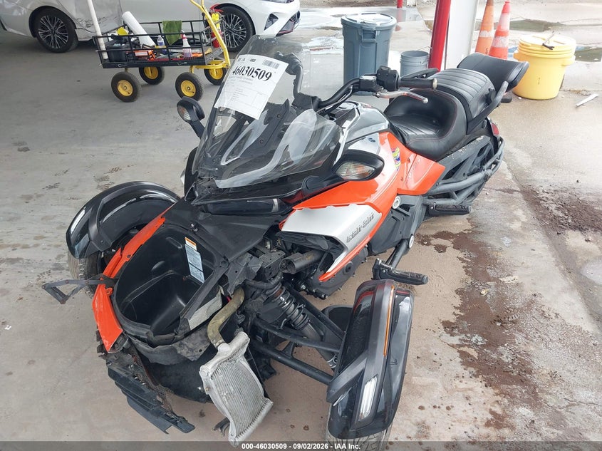 2015 Can-am/ brp Spyder VIN 2BXRDCD27FV000608 IAAI salvage auction — FRONT END, Wait Title, sold $875 on 2026-10-05 (photo 2)