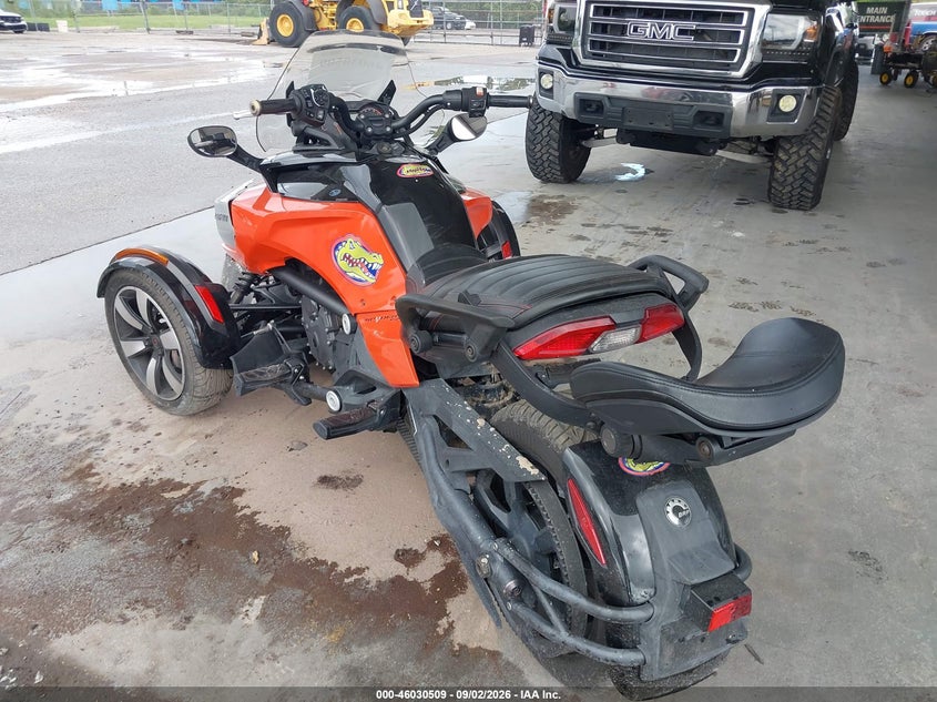 2015 Can-am/ brp Spyder VIN 2BXRDCD27FV000608 IAAI salvage auction — FRONT END, Wait Title, sold $875 on 2026-10-05 (photo 3)