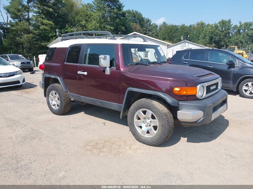 2007 Toyota Fj cruiser VIN JTEBU11F970045403 — IAAI salvage auction photo
