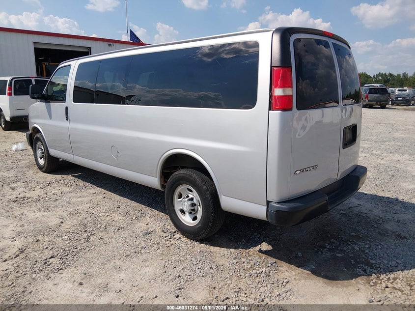 2017 Chevrolet Express 3500 VIN 1GAZGNFG0H1291330 IAAI salvage auction — NORMAL WEAR, SF97 (North Carolina), sold $11,800 on 2026-10-06 (photo 3)