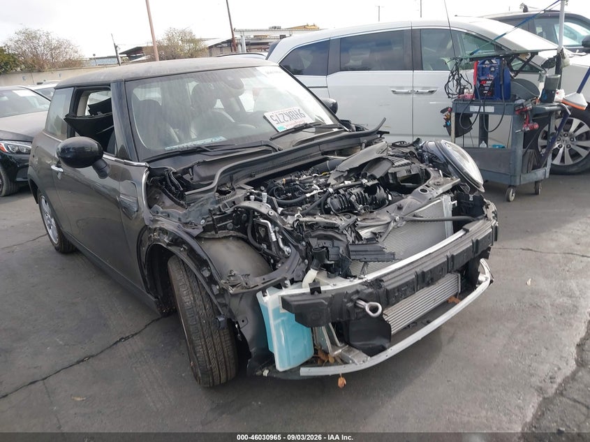 2024 Mini Hard top VIN WMW33DH00R2U37768 IAAI salvage auction — FRONT END, Wait Title, sold $3,100 on 2026-09-16 (photo 1)