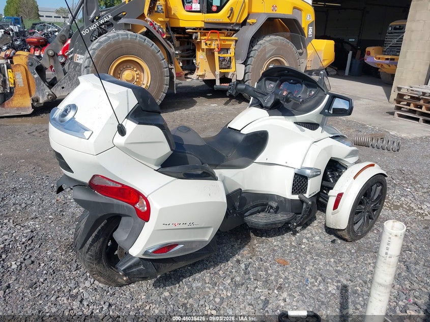 2015 Can-am/ brp Spyder VIN 2BXNBDD25FV002478 IAAI salvage auction — SIDE, Salvage Title, sold $1,325 on 2026-10-07 (photo 4)
