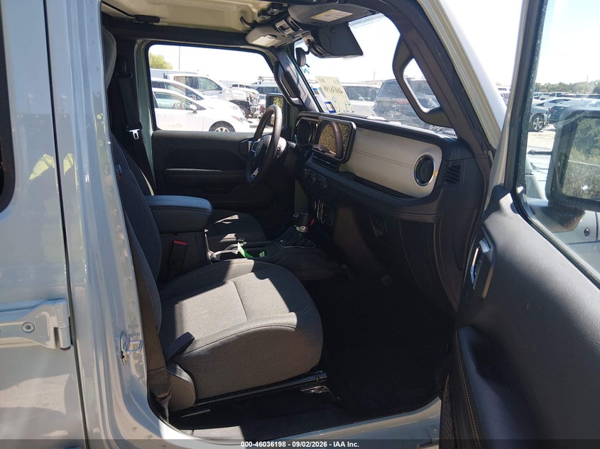 2024 Jeep Grand wagoneer VIN 1C4RJXP60RW227092 IAAI salvage auction — SIDE, Wait Title, sold $22,100 on 2026-09-14 (photo 5)
