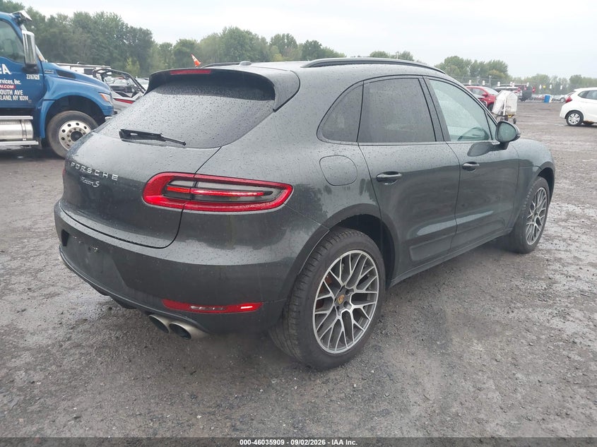 2017 Porsche Macan VIN WP1AB2A56HLB11794 IAAI salvage auction — NORMAL WEAR, Clear (New York), sold $10,600 on 2026-10-08 (photo 4)