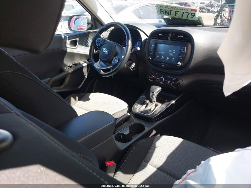 2020 Kia Soul VIN KNDJ63AU9L7075183 IAAI salvage auction — RIGHT SIDE, Salvage Title, sold $1,850 on 2026-09-16 (photo 5)