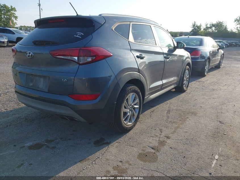 2017 Hyundai Tucson VIN KM8J33A25HU331993 IAAI salvage auction — NORMAL WEAR, Clear (Illinois), sold $275 on 2026-10-04 (photo 4)