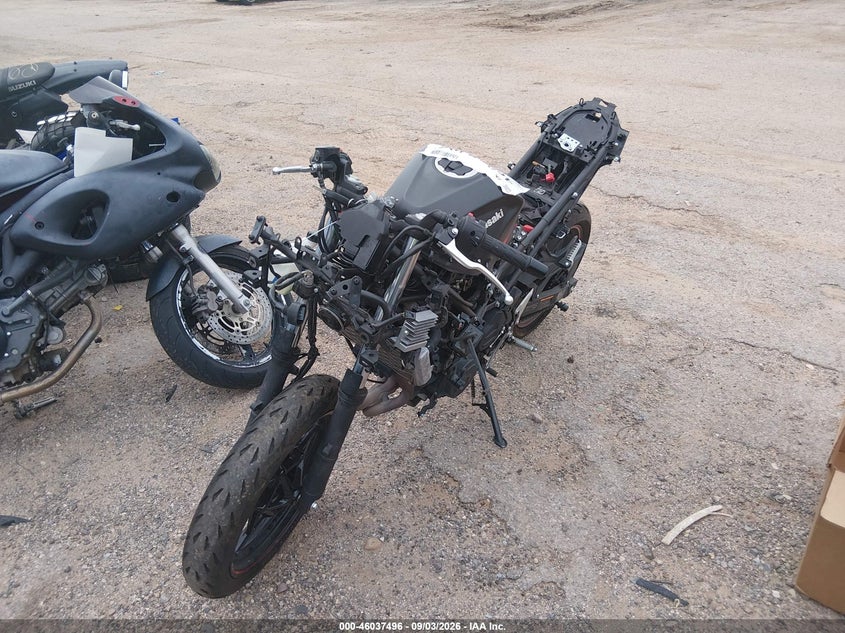 2025 Kawasaki Ninja VIN ML5EXGJ19SDA47070 IAAI salvage auction — ALL OVER, Wait Title, sold $800 on 2026-09-24 (photo 1)