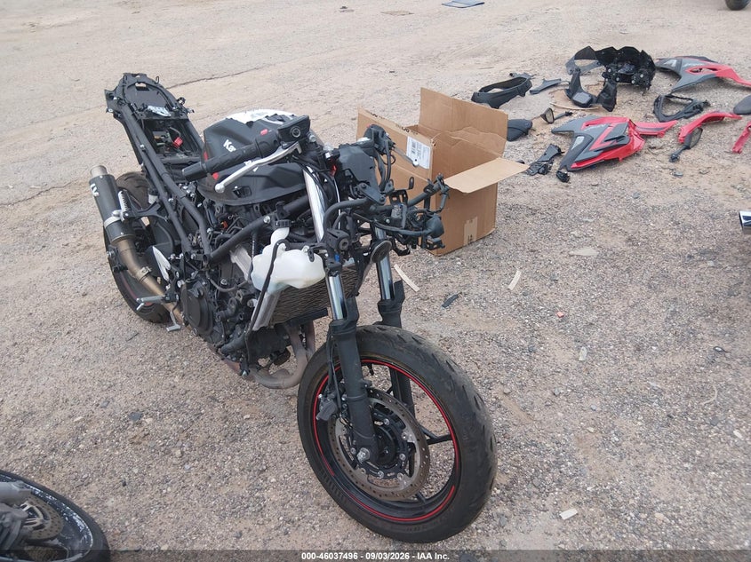 2025 Kawasaki Ninja VIN ML5EXGJ19SDA47070 IAAI salvage auction — ALL OVER, Wait Title, sold $800 on 2026-09-24 (photo 2)