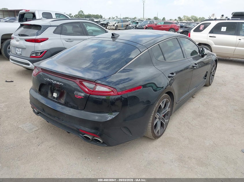 2018 Kia Stinger VIN KNAE45LC3J6011048 IAAI salvage auction — SIDE, Wait Title, sold $0 on 2026-10-17 (photo 4)