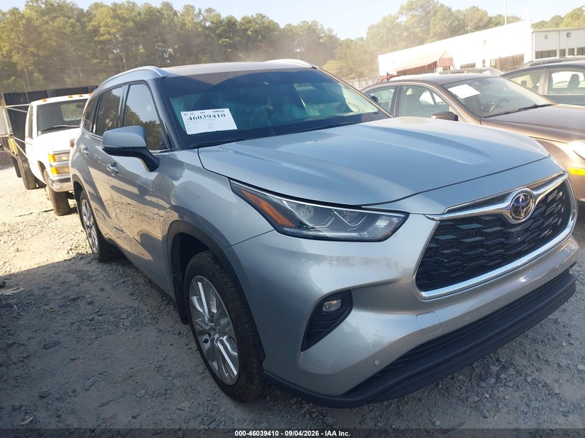 2025 Toyota Highlander VIN 5TDKDRBH9SS592907 — IAAI salvage auction photo