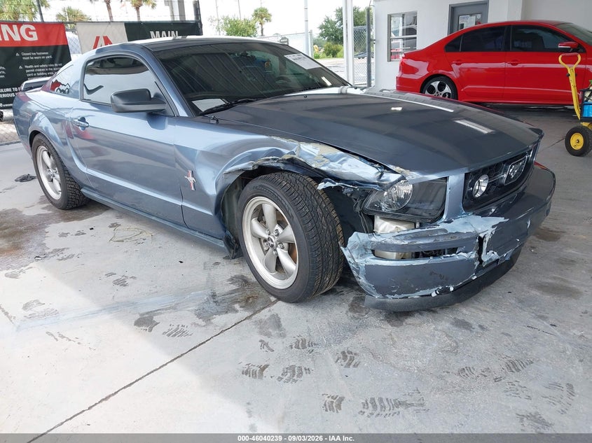 2006 Ford Mustang VIN 1ZVHT80N265261840 IAAI salvage auction — RIGHT FRONT, Rebuildable (Florida), sold $450 on 2026-10-09 (photo 1)