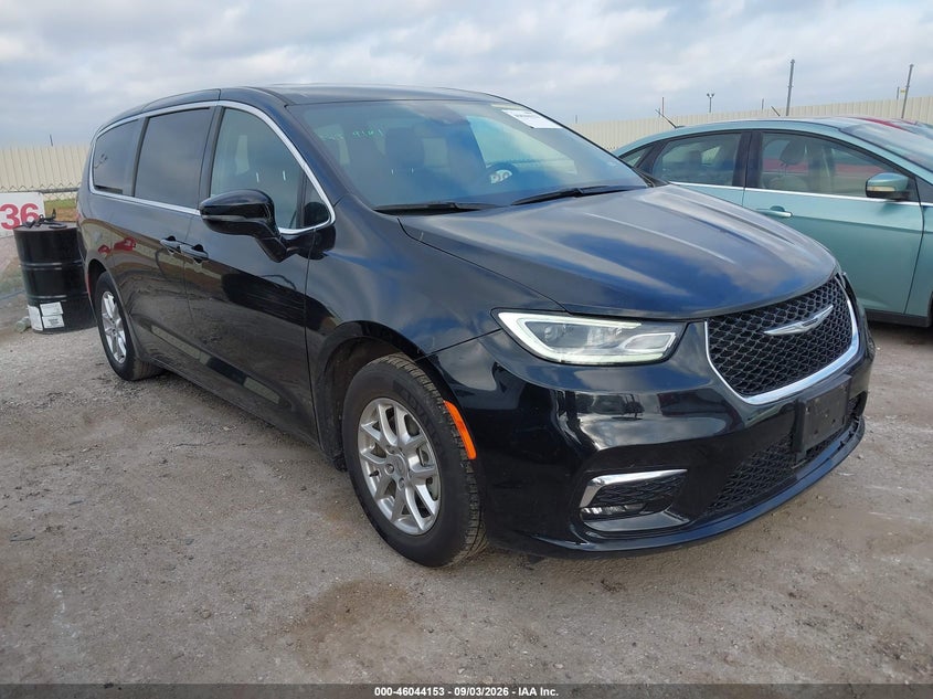 2025 Chrysler Pacifica VIN 2C4RC1BG5SR554772 — IAAI salvage auction photo