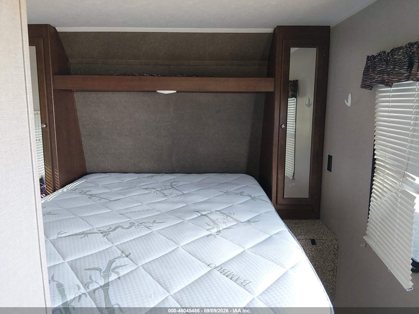 2018 Keystone Rv Hideout VIN 4YDT20226J7240908 IAAI salvage auction — Vandalized, Salvage, sold $2,150 on 2026-10-13 (photo 8)