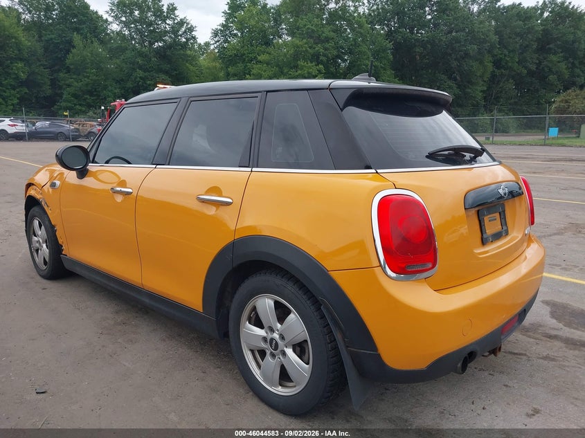 2016 Mini Hard top VIN WMWXU1C51G2A93660 IAAI salvage auction — NORMAL WEAR, Clear (Massachusetts), sold $950 on 2026-09-19 (photo 3)