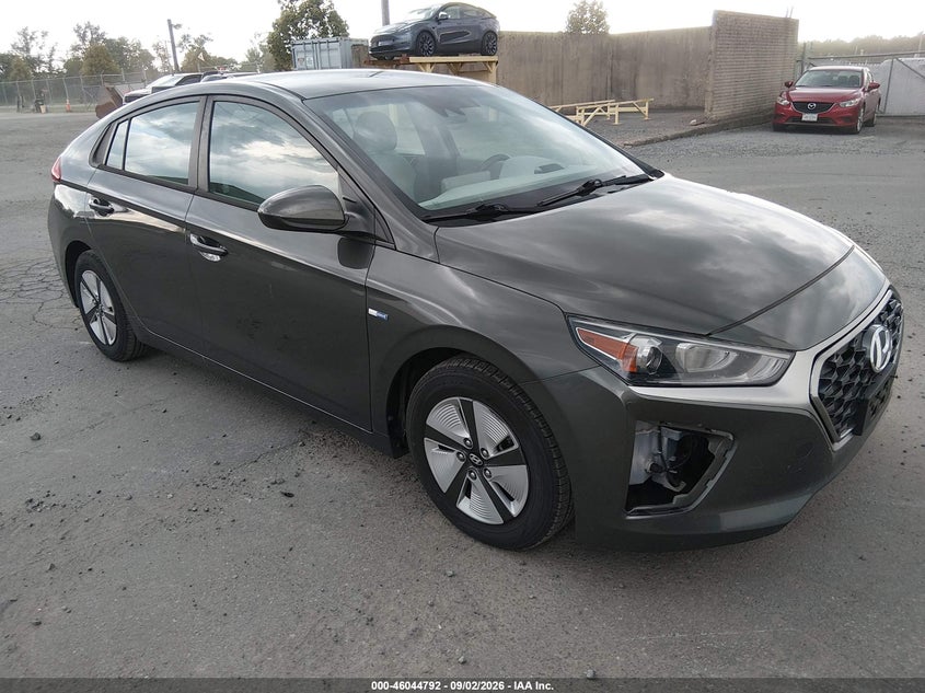 2020 Hyundai Ioniq hybrid VIN KMHC65LC0LU217703 — IAAI salvage auction photo